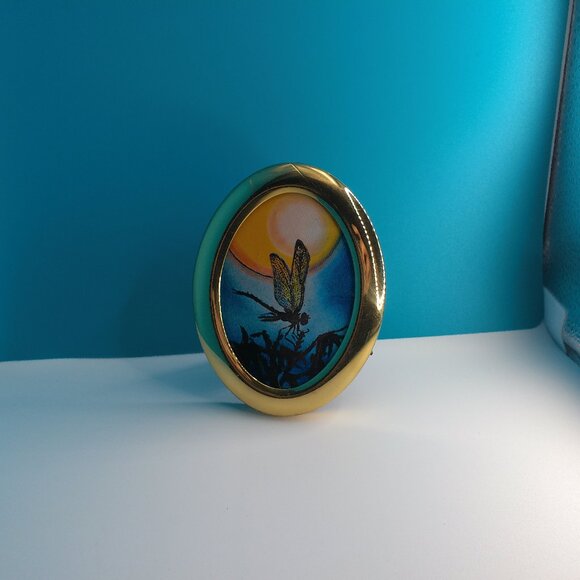 Mini Dragonfly 2.5"x3.5" within a new oval golden / shiny metal Frame - Picture 8 of 9